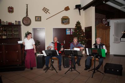 Weihnachtsfeier2015-11.jpg