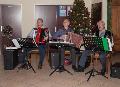 Weihnachtsfeier2015-23.jpg